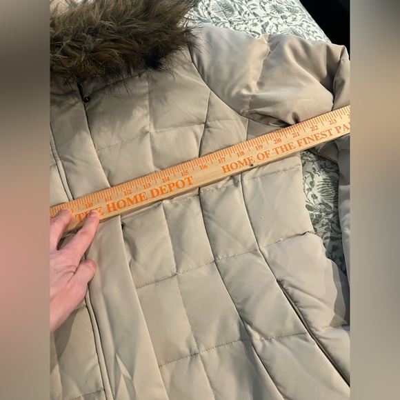 Mid-length Down filled coat Cream with fur trimmed Hood Sz M - Picture 3 of 8